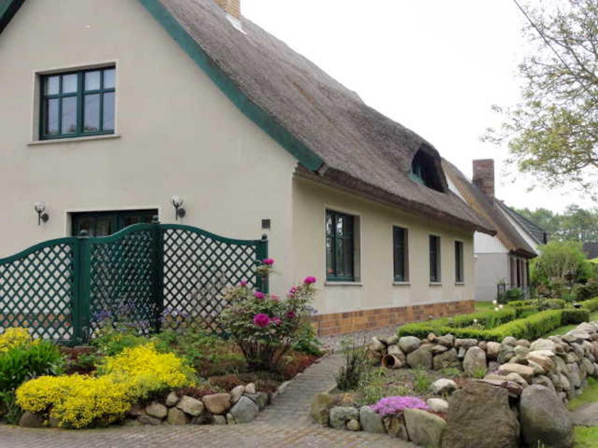 Reetdachhaus "Landhaus Ulrich" Lubkow ภายนอก รูปภาพ